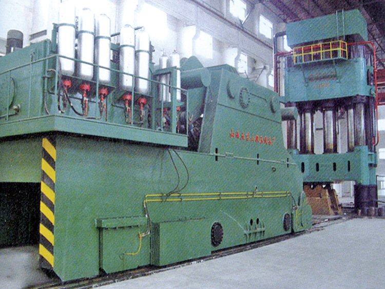 5000吨自由锻液压机与50吨操作机